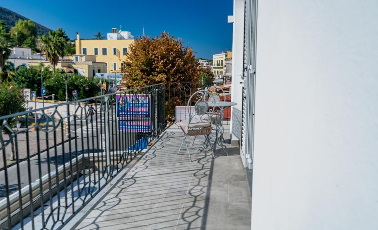 Alloggio Nuovissimo Al Centro E Rilassante Иския Екстериор снимка